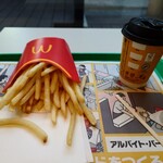 マクドナルド - 料理写真:マックフライポテト(L)、プレミアムローストコーヒー(S)
