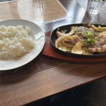 鉄板焼とワイン F.L.a.T - 日替わりランチ　1100円