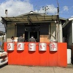 入店待ちのお客さんがたくさん。この横に10名ほど。