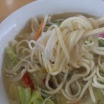 定食屋ジャンケンポン - 中太ストレート麺