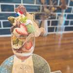 sweets cafe&bar 2.es - 春限定いちご抹茶パフェ