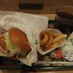 モスバーガー - 料理写真:エビカツバーガーとオニポテセット