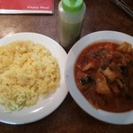 サファリ アフリカンレストランバー - ランチ：ナイルパーチと野菜のシチュー、サフランライス