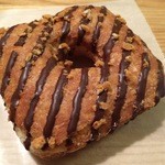 セブンイレブン - クロワッサンドーナツ（カスタード）。クロワッサン生地が良い食感です。