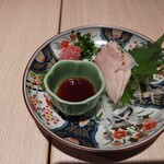 俺のやきとり - 生レバーと鳥たたき。コース料理のせいか少な目
