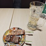 俺のやきとり - 豚と牛の串。個人的には物足りない味