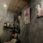 +α. -Dessert BAR- - 絵にも照明を当てても良い
