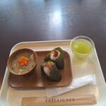 348490360 - 朝ごはん具沢山のお汁とおむすび2つあったかい緑茶付き