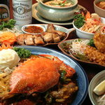 アジアティカ - 蟹をまるごと一匹使ったカレーなど、バラエティー豊富