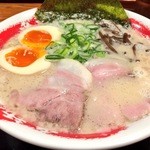 熟成豚骨ラーメン 豚骨麺屋一番軒 総本家 - 長浜白 半熟味玉トッピング