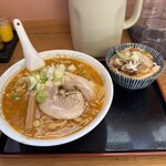 ラーメン とらじ食堂 - 料理写真:みそそば(大)とチャーシューライス　2026/1/7