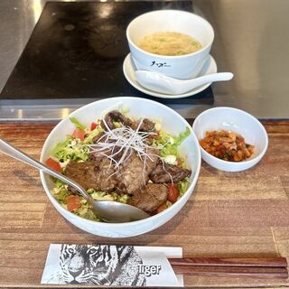 炭火焼タイガー - 料理写真: