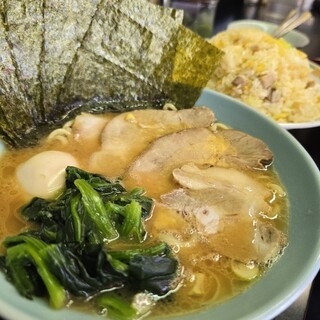 横浜家系ラーメン 大津家_0