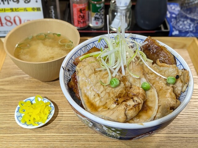 元祖豚丼屋 TONTON 山科西金ケ崎店 - 椥辻/豚丼 | 食べログ