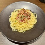 鎌倉パスタ - 料理写真:ローストしたベーコンのペペロンチーノ