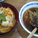 麺次郎 - Bセット　￥880 お得でお腹も満足！