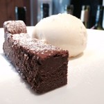 ル・リシェル - 濃厚チョコブラウニーとバニラアイスクリーム