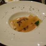 鶏腿肉のカネロニ　モリーユ茸のクリームソース