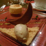 ビストロ ブルゴーニュ - 三日月がアクセント