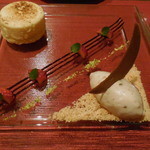 ビストロ ブルゴーニュ - レモンのクレームシブースト　ヌガーモンテリマール風アイスクリーム添え