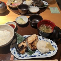 伊豆の旬 やんも 丸の内店 - 