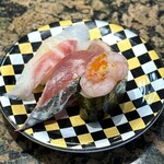 廻る寿司めっけもん - ・春の3貫王 616円/税込
(桜鯛ゆず握り、かつおのたたき桜塩、阿久根産たかえび軍艦)