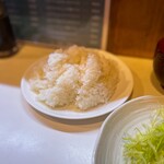 キッチン南海 - ライス大盛りはこのくらいの量って、この写真じゃ分からんな。飯の炊き具合は程よく硬めでしっかり粘りがある感じ、つまり美味い飯だって事。