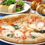 Pizzeria & bar Mano-e-Mano - ピッツァランチ