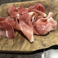 W Yokohama The Wine Hall - スペイン産のハモンセラーノらしいです　どうやって手に入れるのかこっそり教えてほしいです