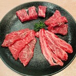348585361 - 黒毛和牛　特選7種類　盛り合わせ　2〜3名用