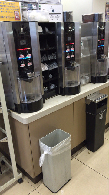 Seven Eleven Nishi Shinjuku Shinwa Biru - Tochomae/Convenience