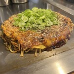 あじと - ✅肉玉そば¥880&大葉¥110&チーズ¥165
☑️ホルモン焼きそば¥1.430
　※後会計、現金のみ