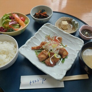 トリエドール_0