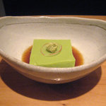 蕎麦 案山子 - うすい豆富（グリーンピースと本葛で練り上げたもの）