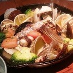 Dukes - 具だくさん！海鮮アヒージョ