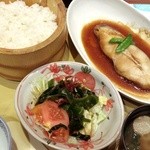 Ohitsugohan Shirokujichuu - カラスがれいの煮付け定食918円税込