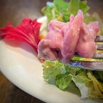 楽園の果実 - このピンクは企業秘密らしい・・・ローゼルと見たっ！ え〜っと、ドラゴンフルーツかしら…(^_^;)