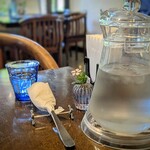 楽園の果実 - テーブル上のセッティング。何となく爽やか♡