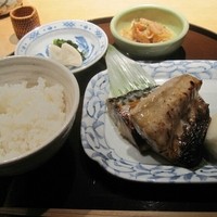 伊豆の旬 やんも 丸の内店 - 