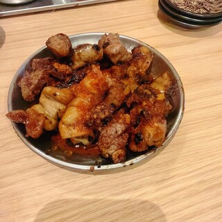 鉄板ホルモン 五の五_0