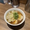 中華そば 麺壁九年 - 醤油ラーメン1100円、雲呑300円です。