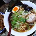 大泉らーめん - 醤油ラーメン＆半チャーシューチャーハン