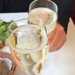 ラミティエ - グラスのシャンパーニュで乾杯！650円のグラス・シャンパーニュって他どこかご存知ですか？