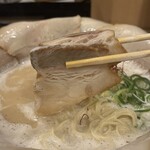 泡系しおとんこつラーメン べらしお - 久留米とんこつチャーシュー