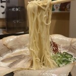 泡系しおとんこつラーメン べらしお - 久留米とんこつチャーシュー