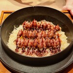 炎水 - 新生姜の炊き込みご飯の上に炭火で炙った蛍烏賊をトッピング