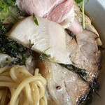 右近 - 鶏チャーシュー、鶏ハム？美味しい。