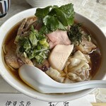 右近 - ちゃーしゅーわんたん麺。長い穂先メンマも美味しい。