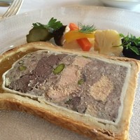レストラン プランデルブ北鎌倉 - 蝦夷鹿とフォアグラのパテ・アン・クルート