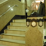 この階段を上ります